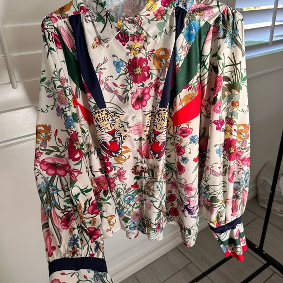 diandian Other - Beautiful long sleeve shirt with matching shorts belt around the waist
